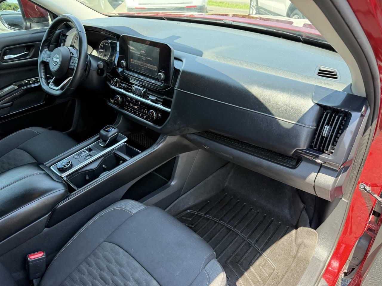 Nissan Pathfinder SV 4WD 2022