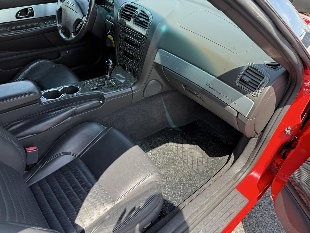 Ford Thunderbird Deluxe 2002