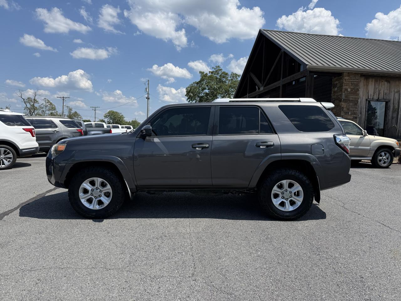 Toyota 4Runner SR5 2WD 2014