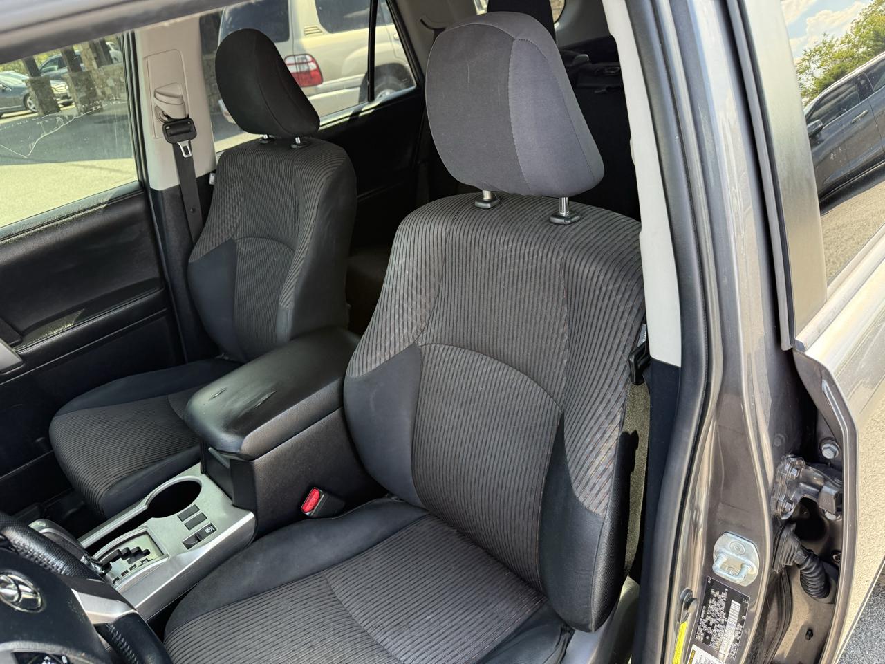 Toyota 4Runner SR5 2WD 2014