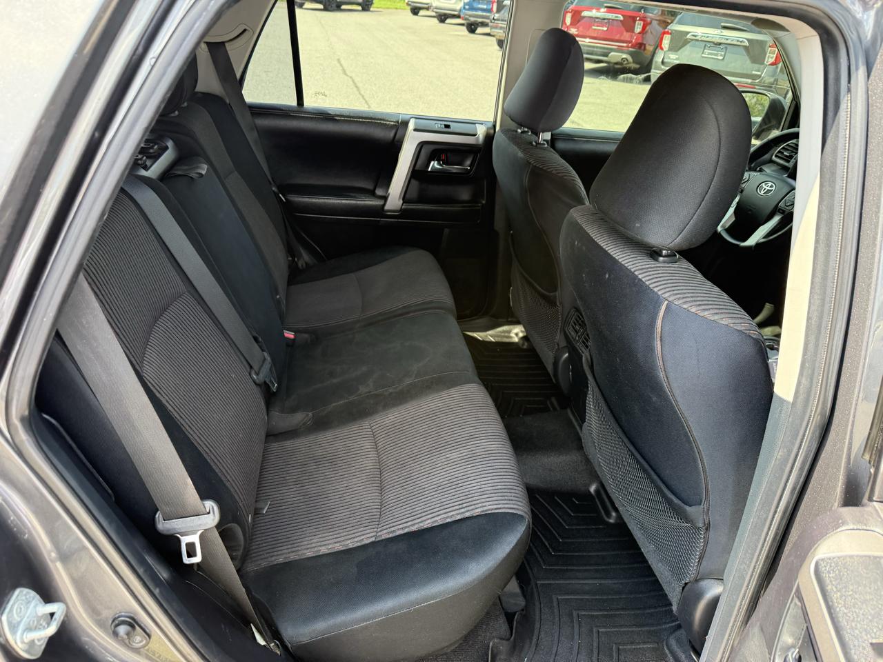 Toyota 4Runner SR5 2WD 2014