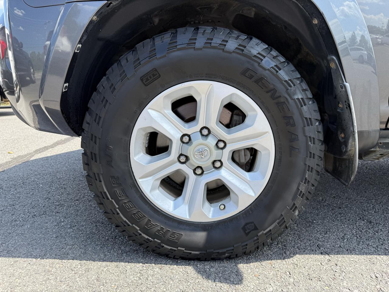 Toyota 4Runner SR5 2WD 2014