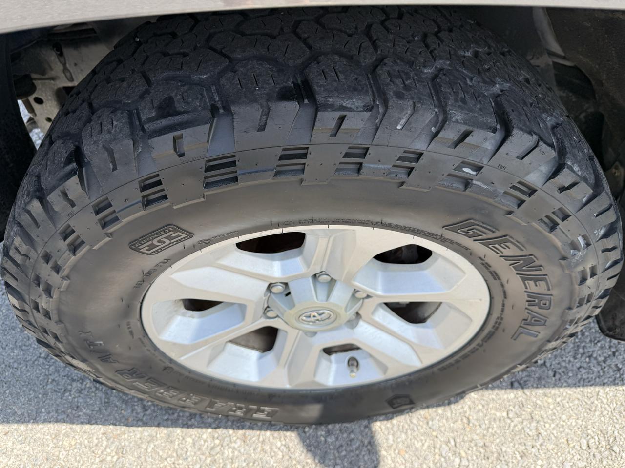Toyota 4Runner SR5 2WD 2014