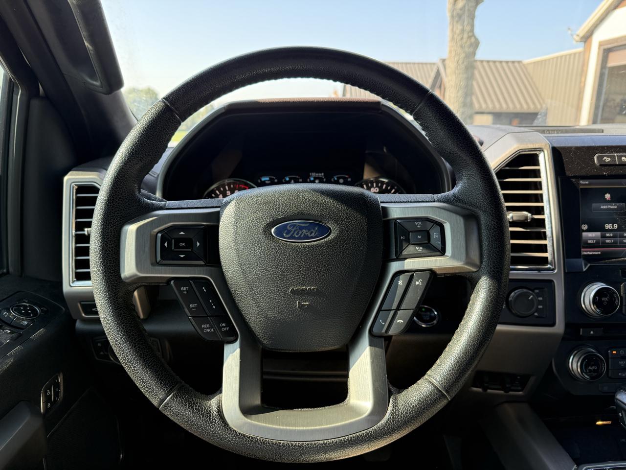 Ford F-150 Platinum SuperCrew 5.5-ft. Bed 4WD 2015