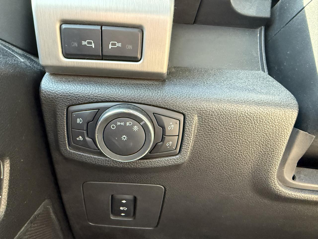 Ford F-150 Platinum SuperCrew 5.5-ft. Bed 4WD 2015