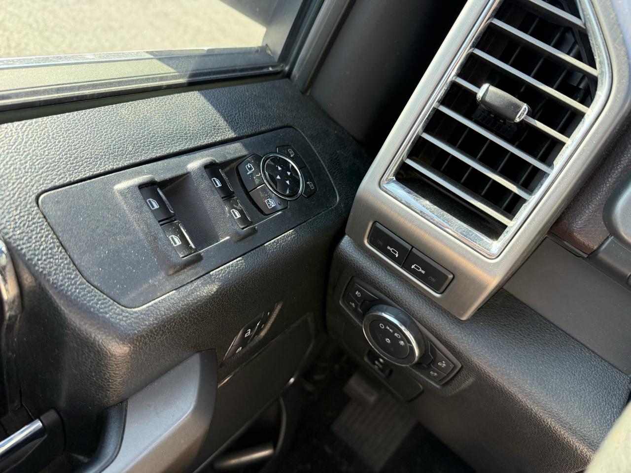 Ford F-150 Platinum SuperCrew 5.5-ft. Bed 4WD 2015