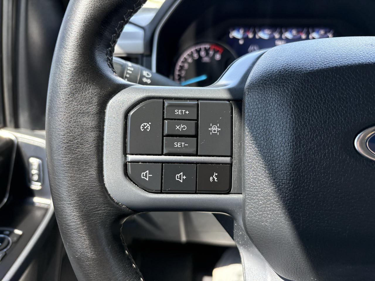 Ford F-150 XLT SuperCrew 4WD 2023