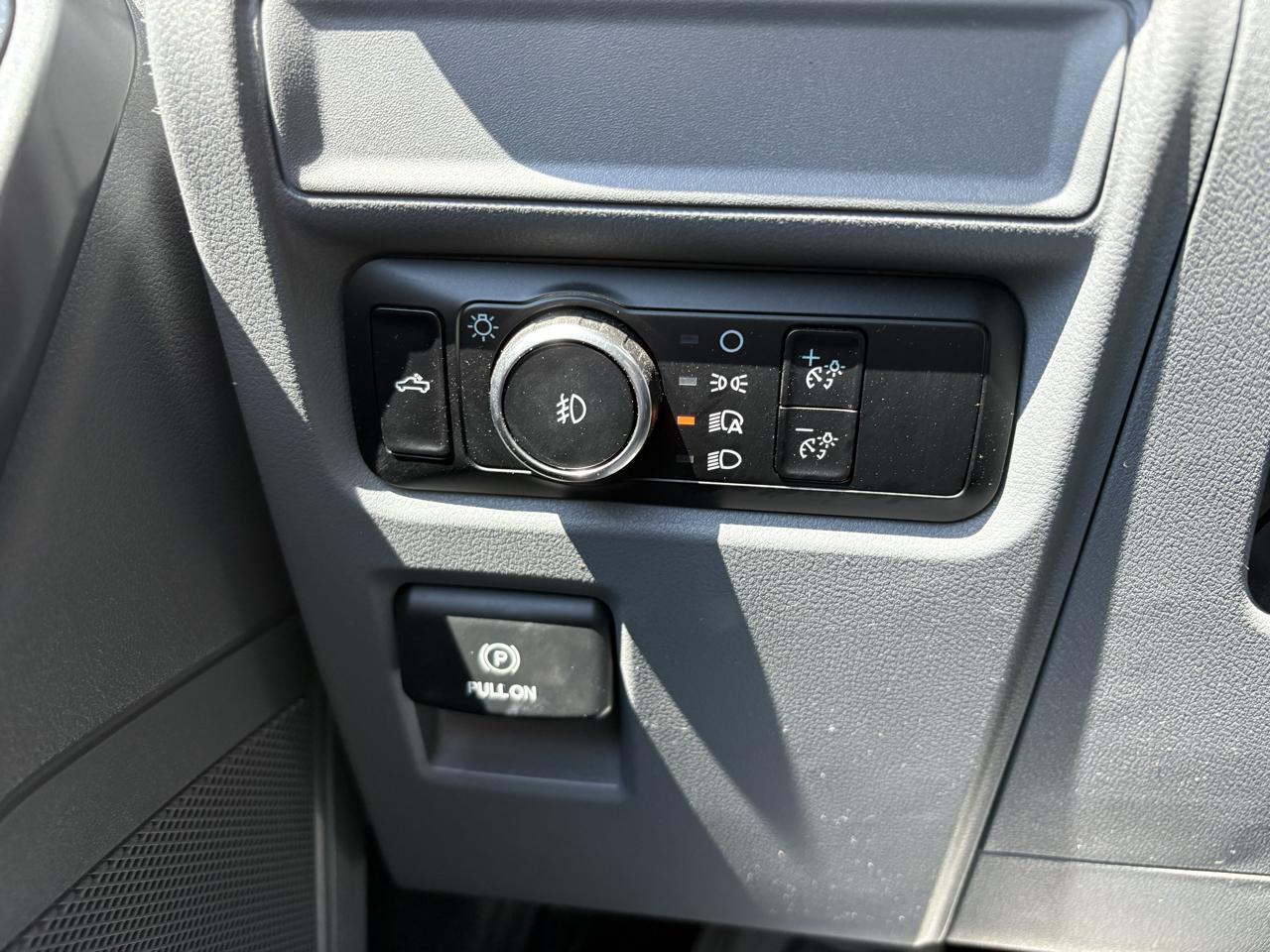 Ford F-150 XLT SuperCrew 4WD 2023