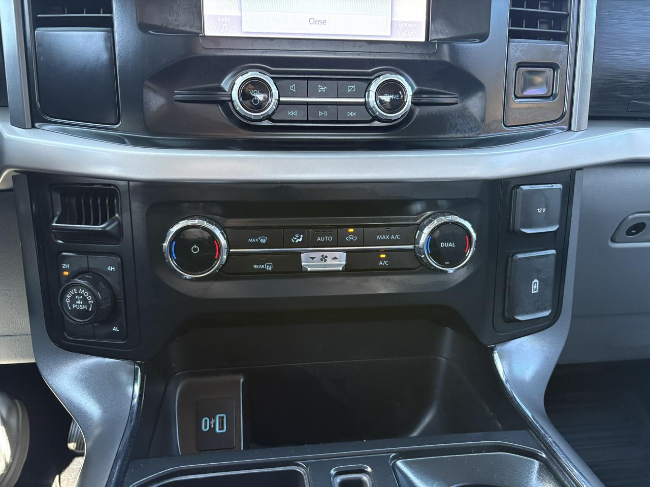 Ford F-150 XLT SuperCrew 4WD 2023