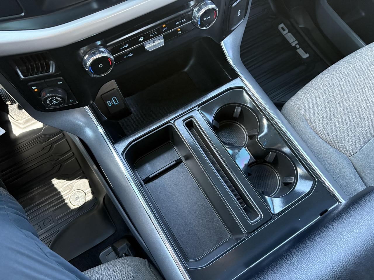 Ford F-150 XLT SuperCrew 4WD 2023