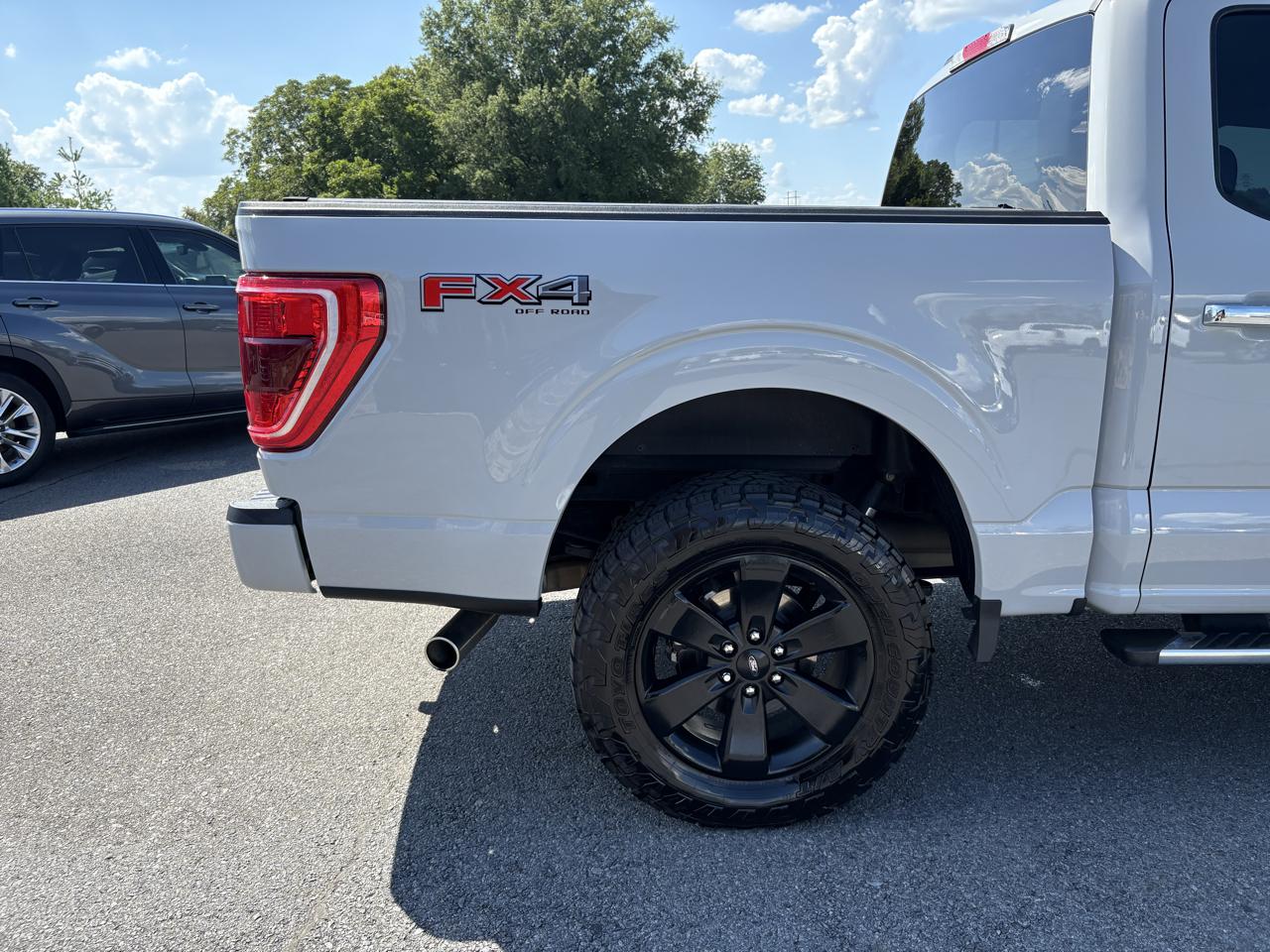 Ford F-150 XLT SuperCrew 4WD 2023