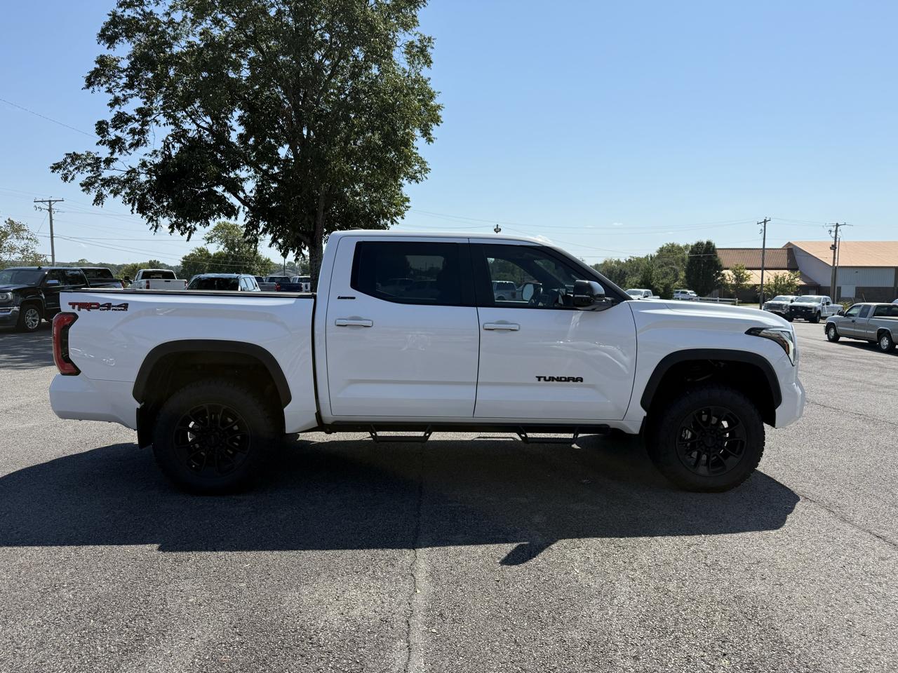 Toyota Tundra Limited CrewMax 4WD 2025