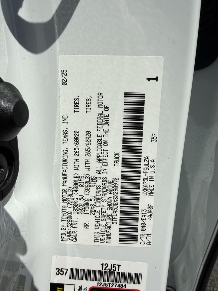 Toyota Tundra Limited CrewMax 4WD 2025