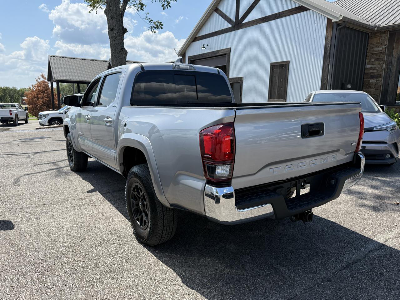 Toyota Tacoma SR5 Double Cab 5' Bed V6 4x2 AT (Natl) 2020