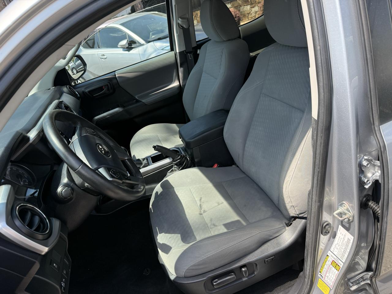 Toyota Tacoma SR5 Double Cab 5' Bed V6 4x2 AT (Natl) 2020