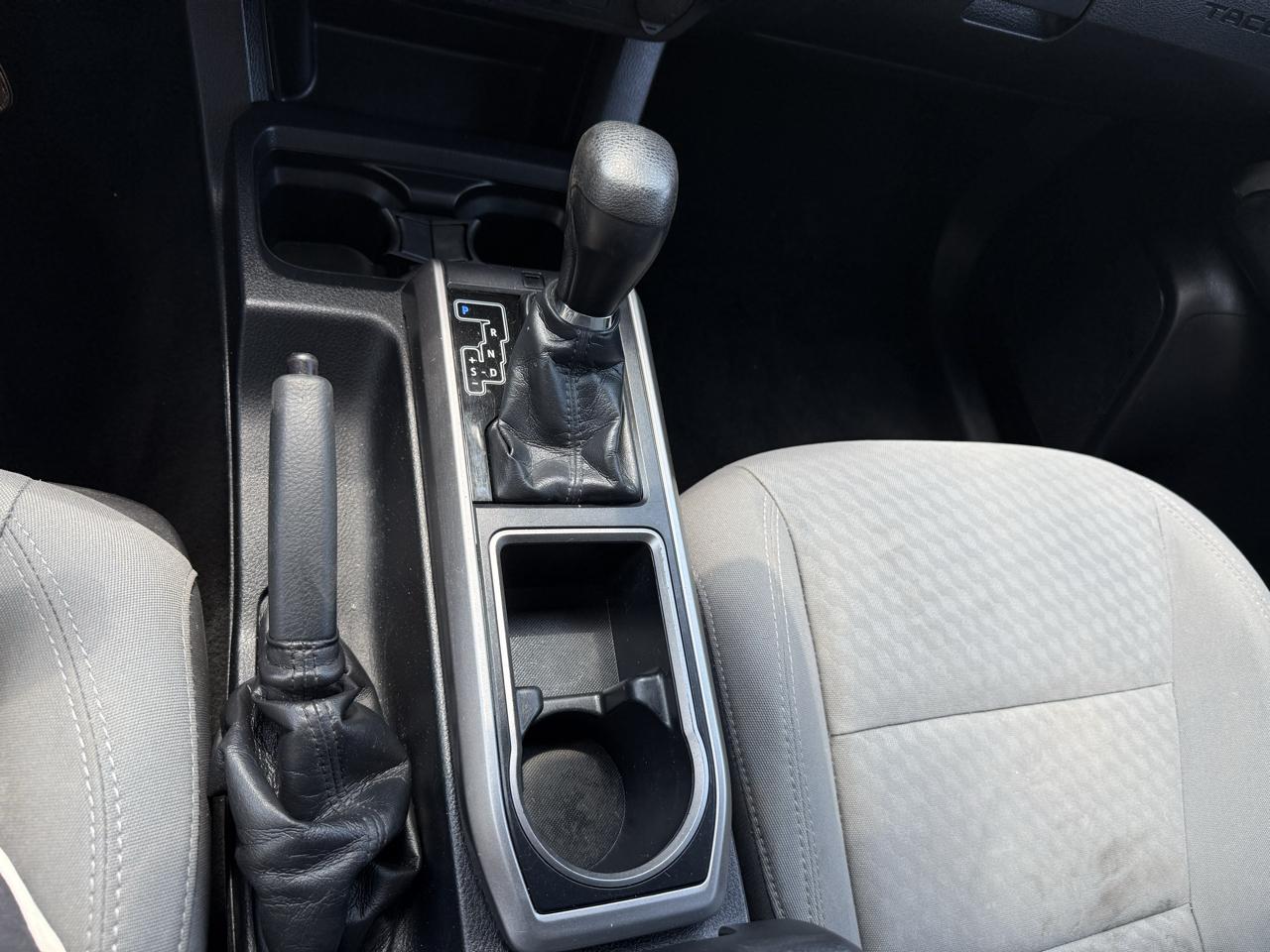 Toyota Tacoma SR5 Double Cab 5' Bed V6 4x2 AT (Natl) 2020