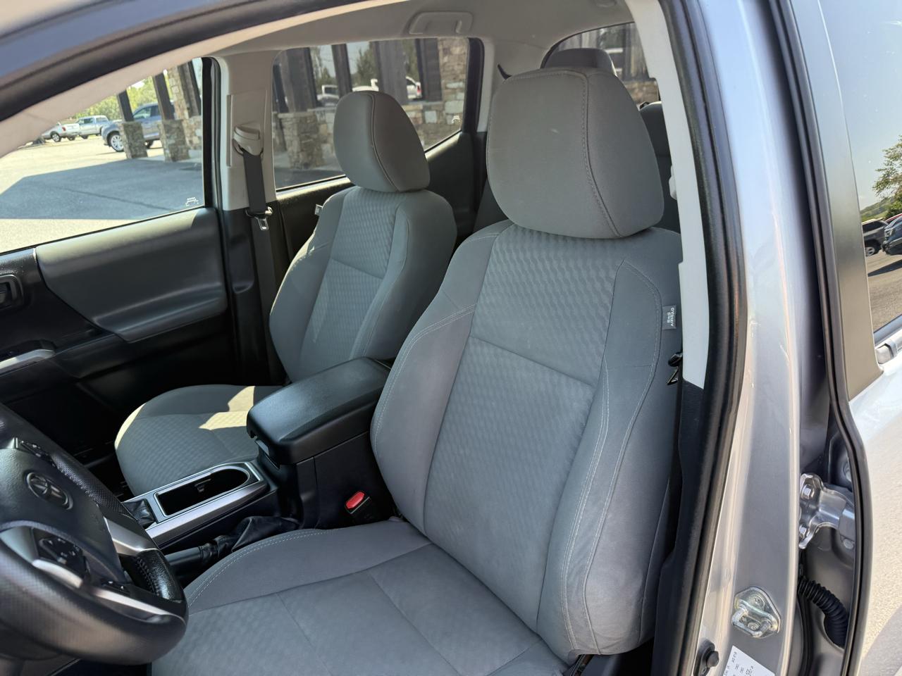 Toyota Tacoma SR5 Double Cab 5' Bed V6 4x2 AT (Natl) 2020