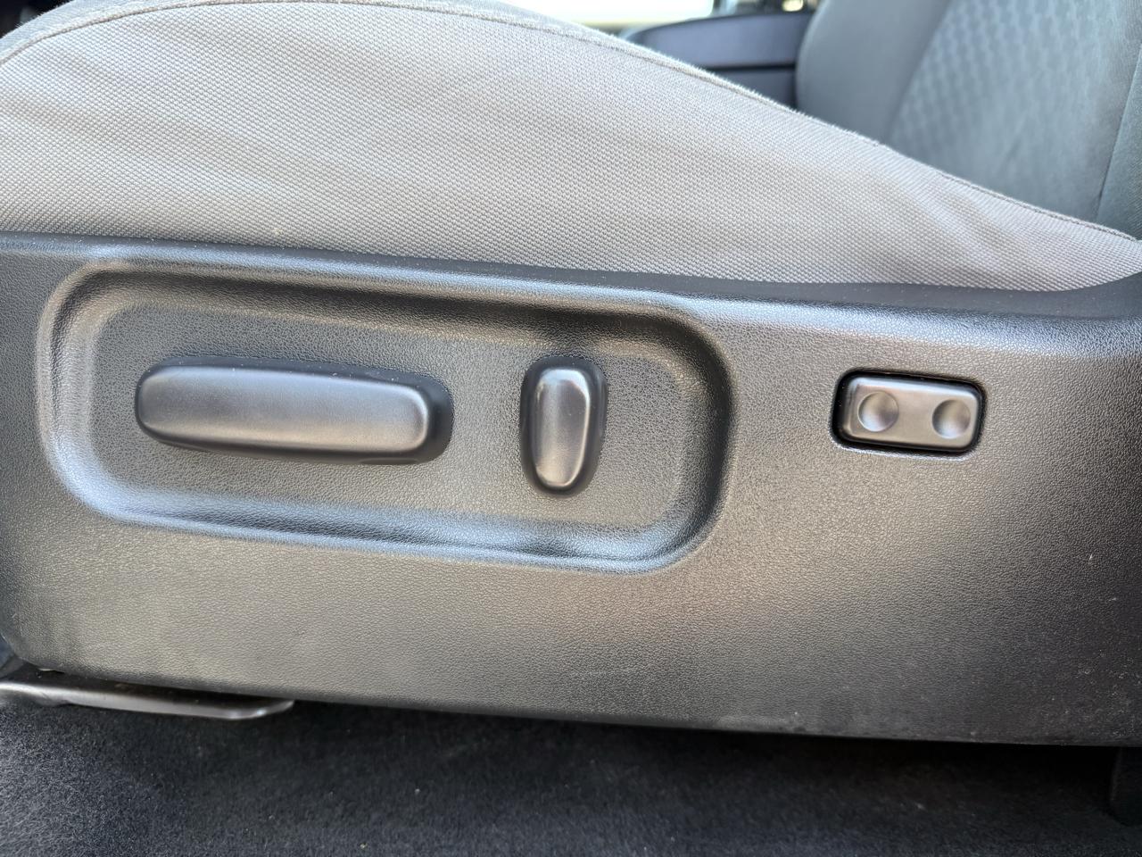 Toyota Tacoma SR5 Double Cab 5' Bed V6 4x2 AT (Natl) 2020