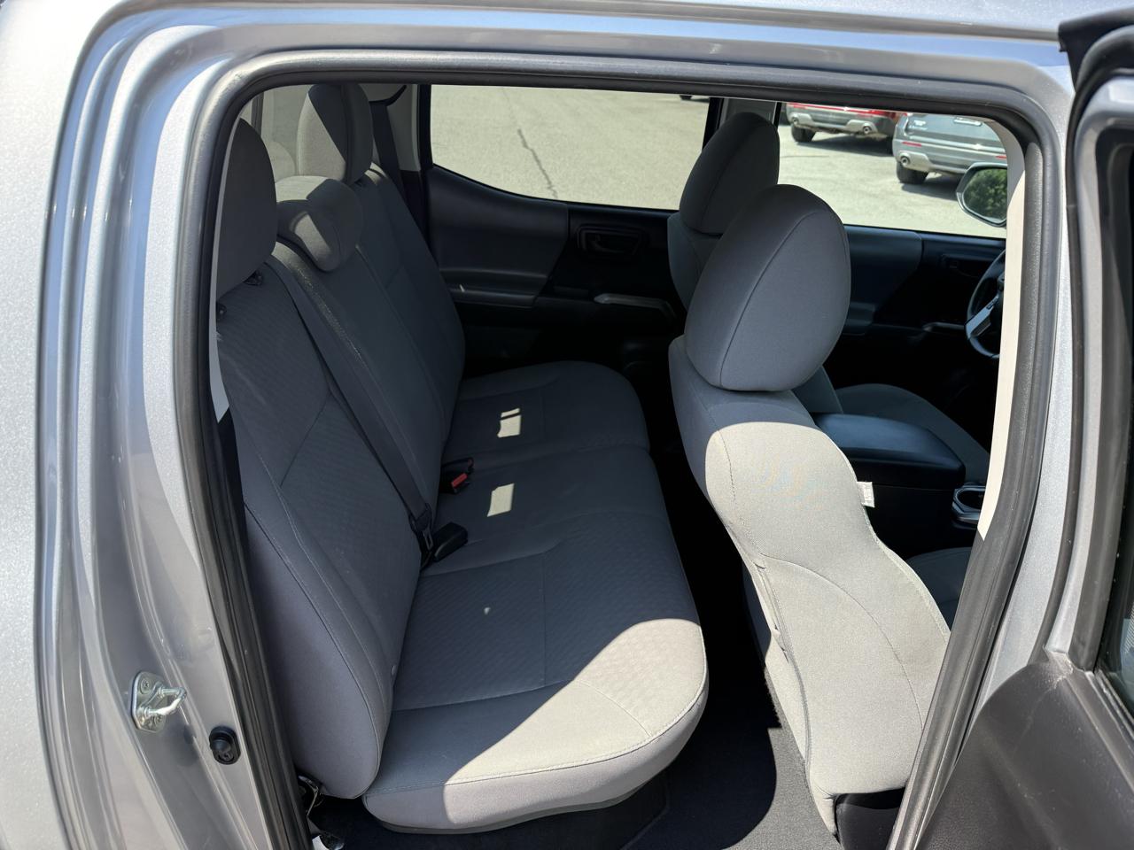 Toyota Tacoma SR5 Double Cab 5' Bed V6 4x2 AT (Natl) 2020