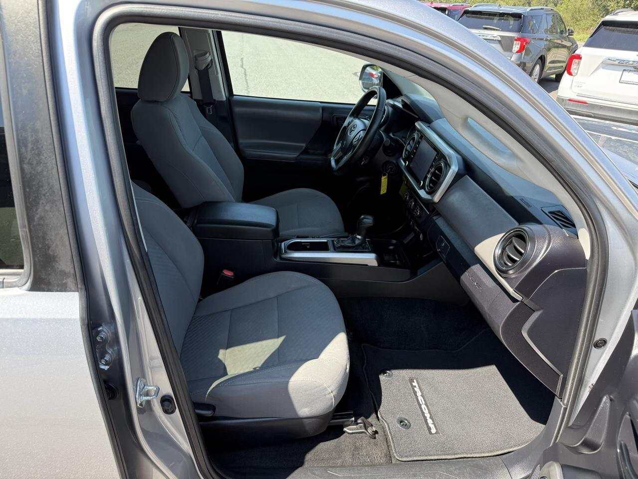 Toyota Tacoma SR5 Double Cab 5' Bed V6 4x2 AT (Natl) 2020