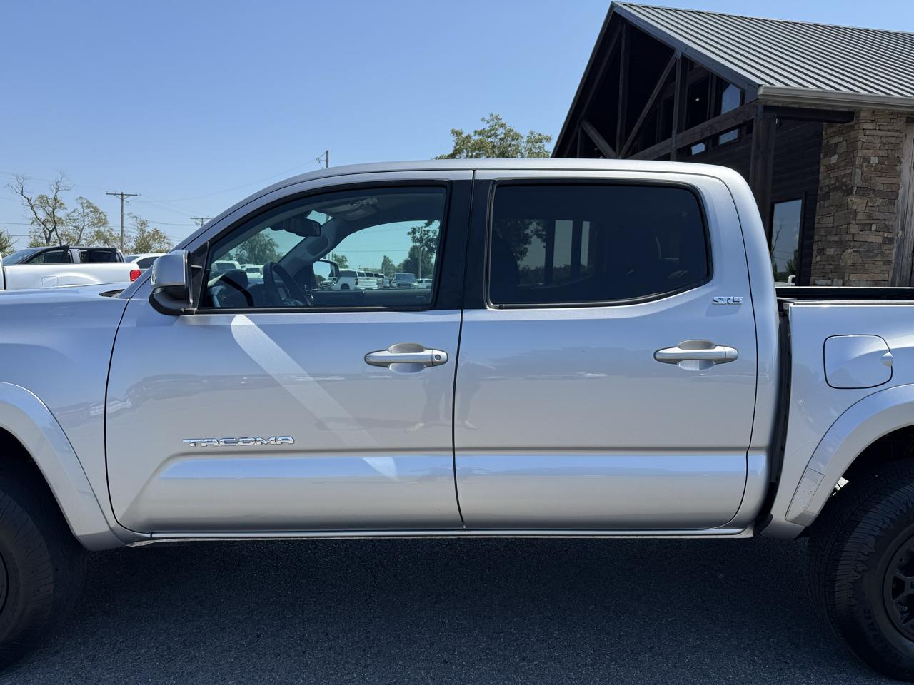 Toyota Tacoma SR5 Double Cab 5' Bed V6 4x2 AT (Natl) 2020