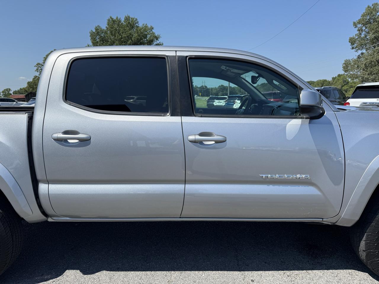 Toyota Tacoma SR5 Double Cab 5' Bed V6 4x2 AT (Natl) 2020
