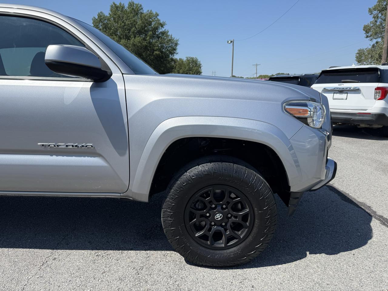 Toyota Tacoma SR5 Double Cab 5' Bed V6 4x2 AT (Natl) 2020
