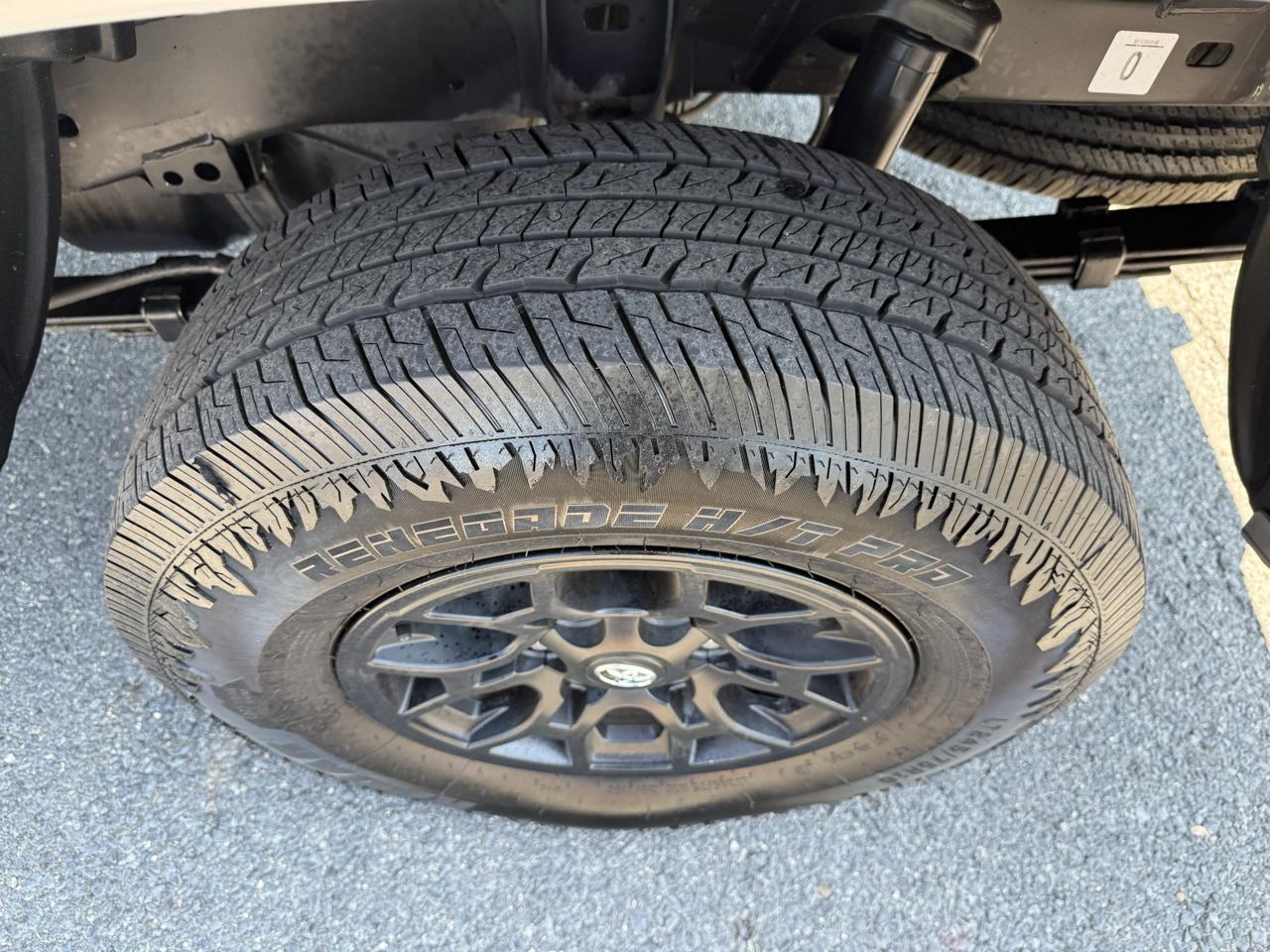 Toyota Tacoma SR5 Double Cab 5' Bed V6 4x2 AT (Natl) 2020