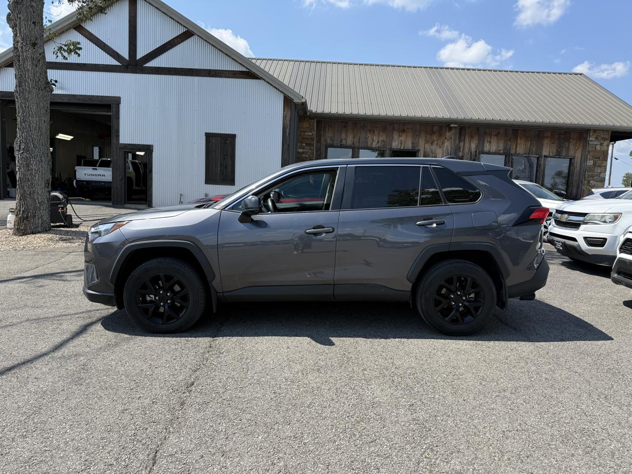 Toyota RAV4 LE 2024