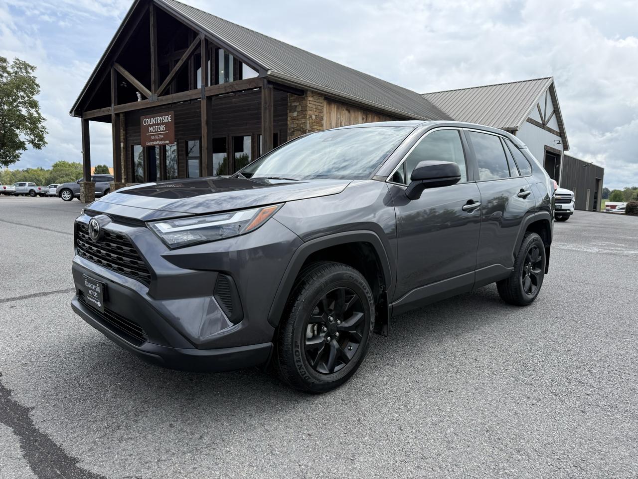 Toyota RAV4 LE 2024
