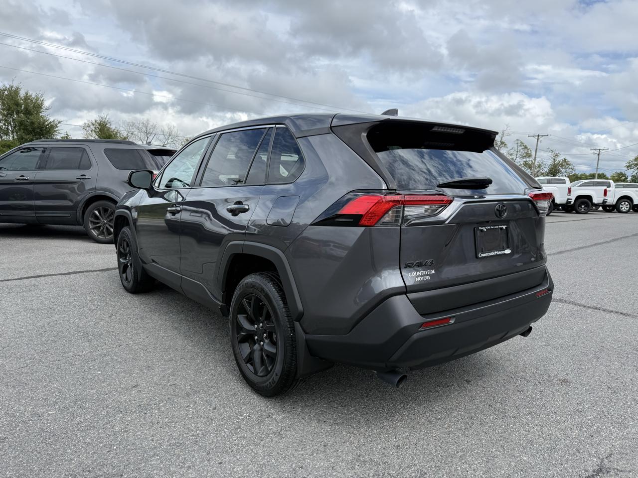 Toyota RAV4 LE 2024