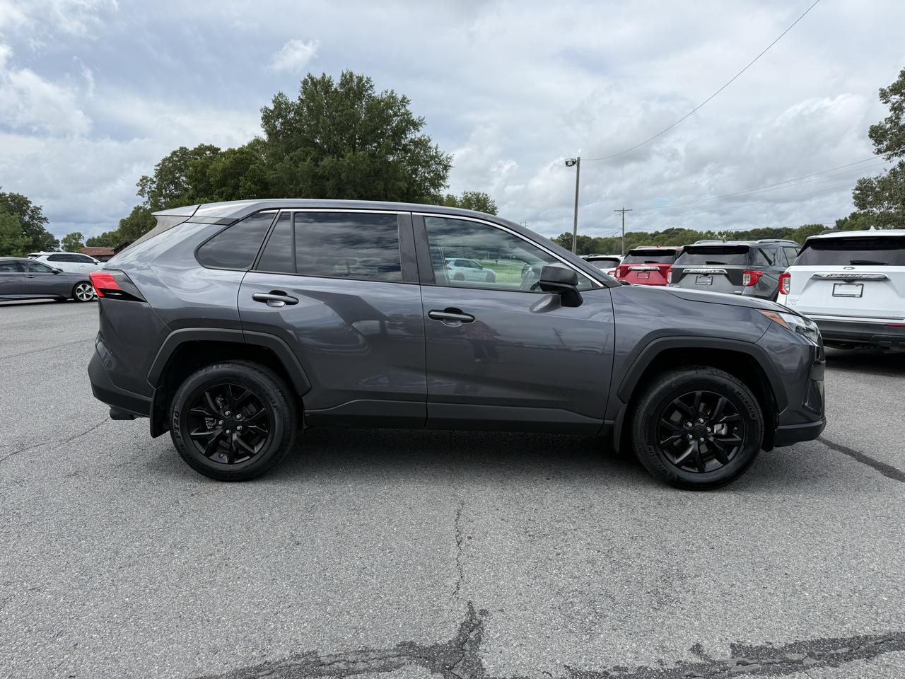 Toyota RAV4 LE 2024
