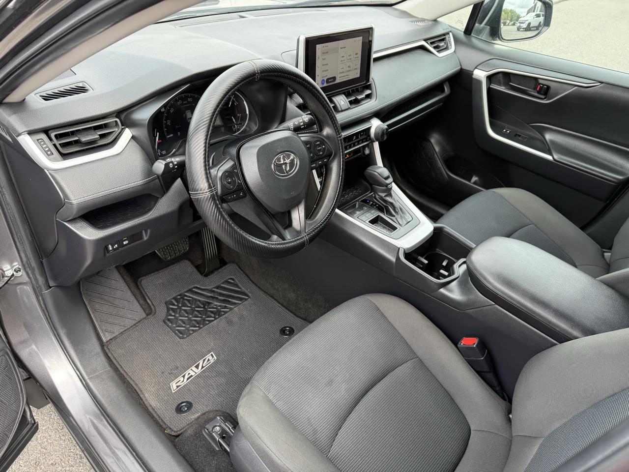 Toyota RAV4 LE 2024