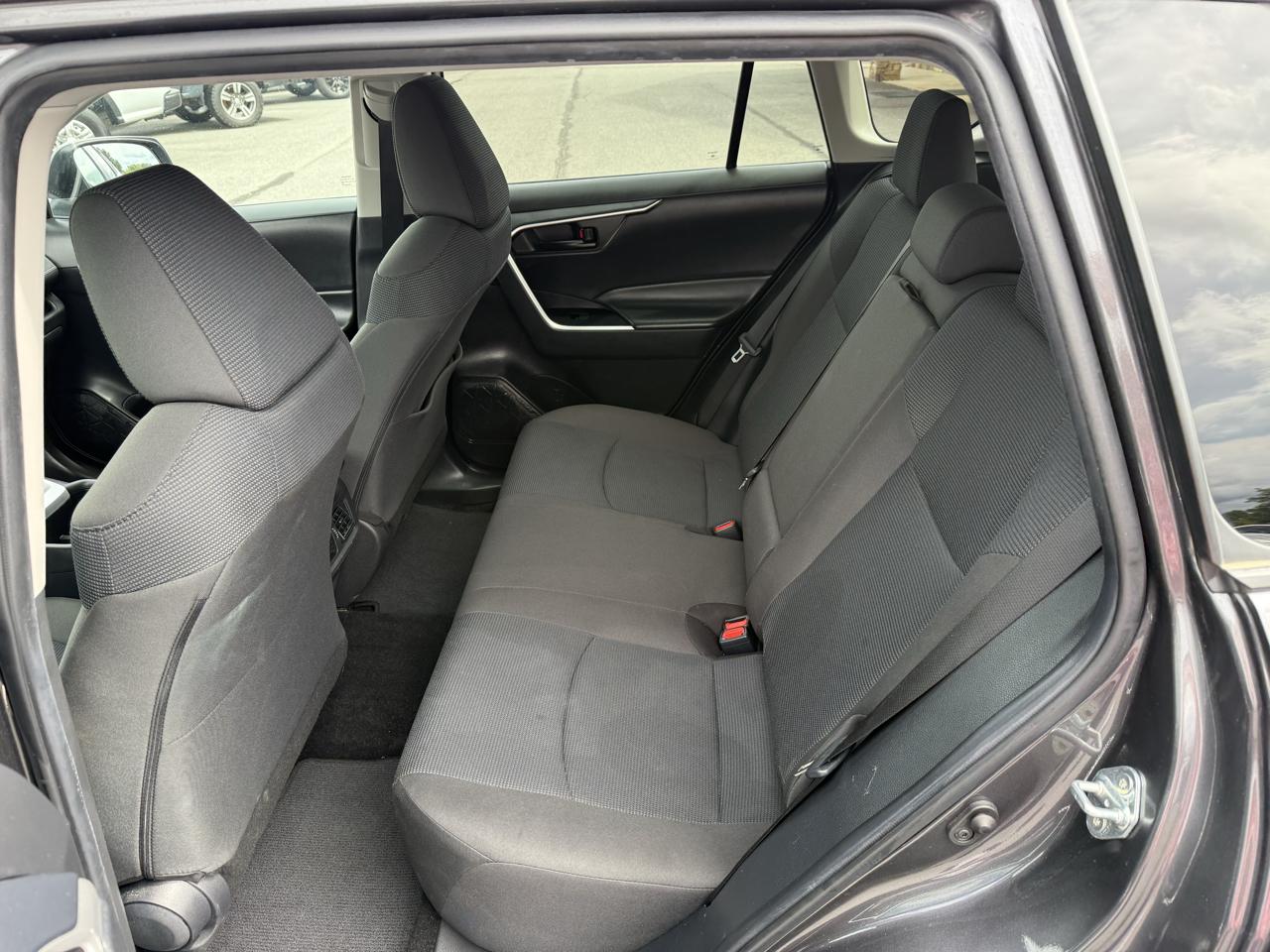 Toyota RAV4 LE 2024