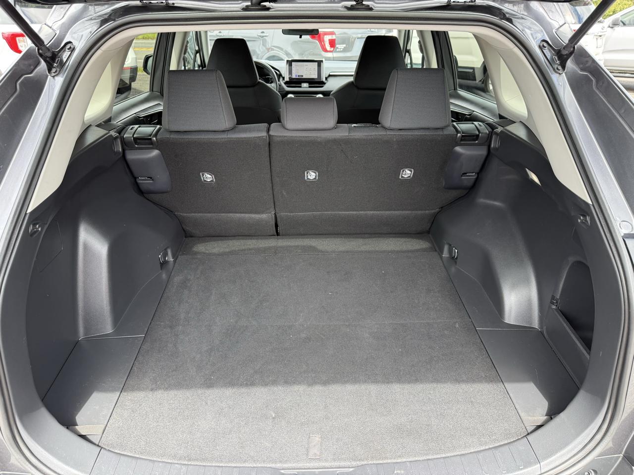 Toyota RAV4 LE 2024