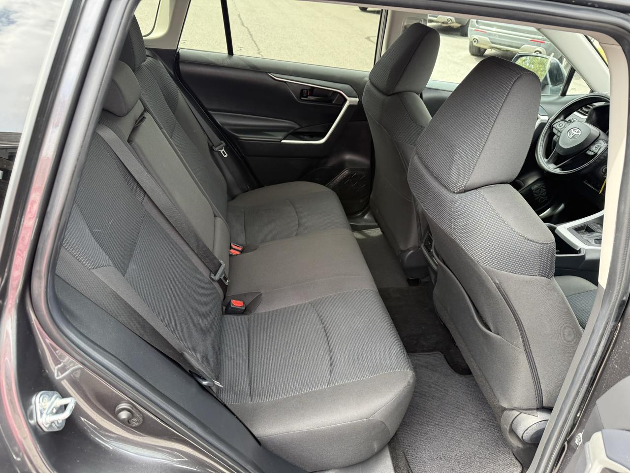 Toyota RAV4 LE 2024