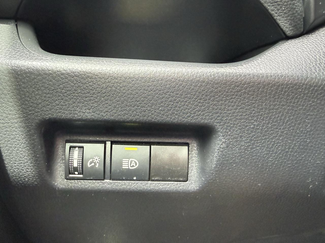 Toyota RAV4 LE 2024