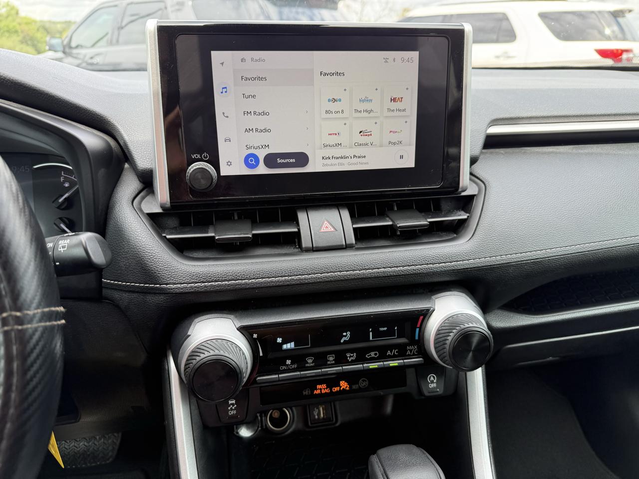 Toyota RAV4 LE 2024