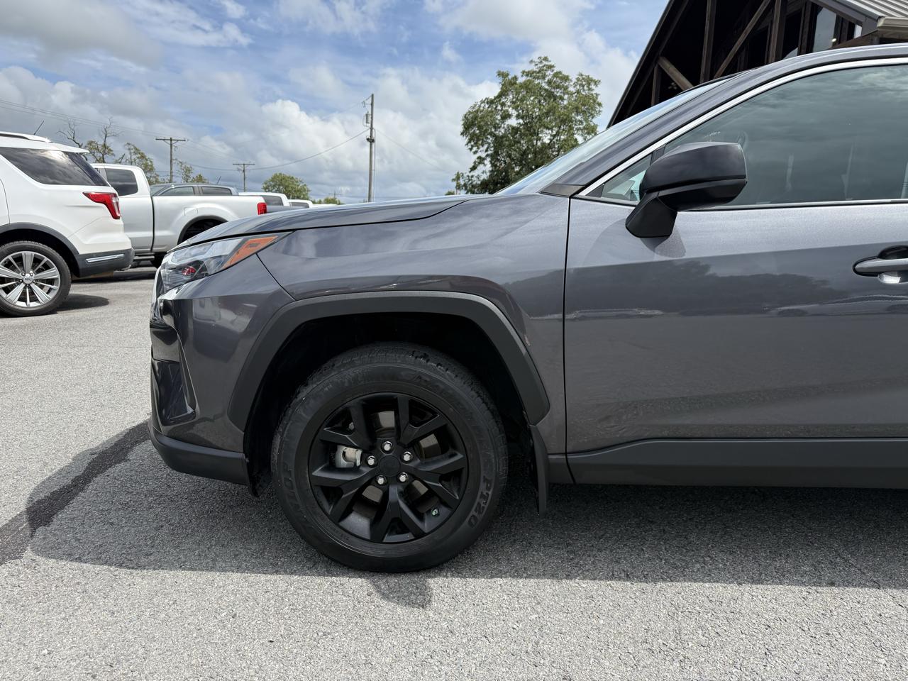 Toyota RAV4 LE 2024