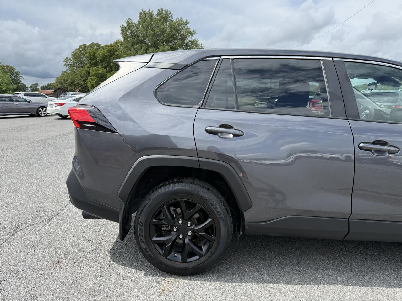 Toyota RAV4 LE 2024