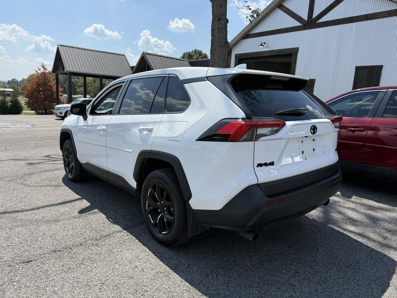 Toyota RAV4 LE 2023