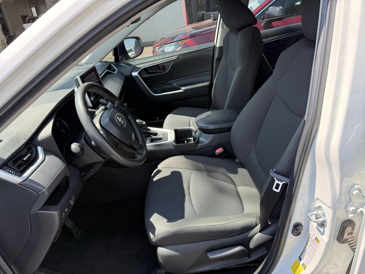 Toyota RAV4 LE 2023
