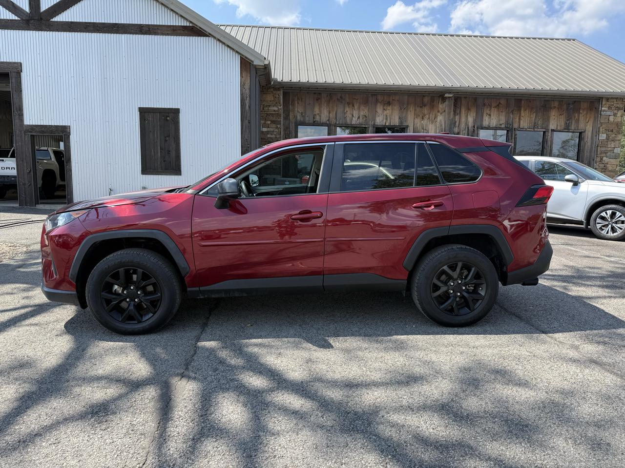 Toyota RAV4 LE 2022