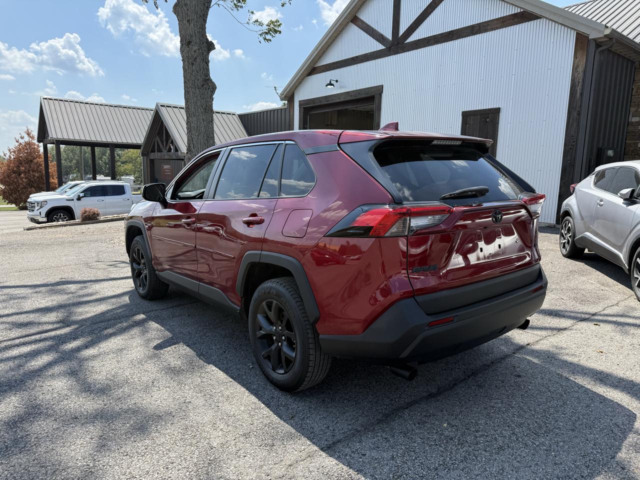 Toyota RAV4 LE 2022