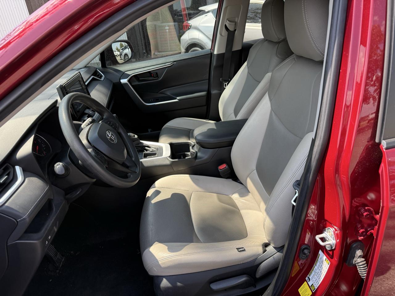 Toyota RAV4 LE 2022