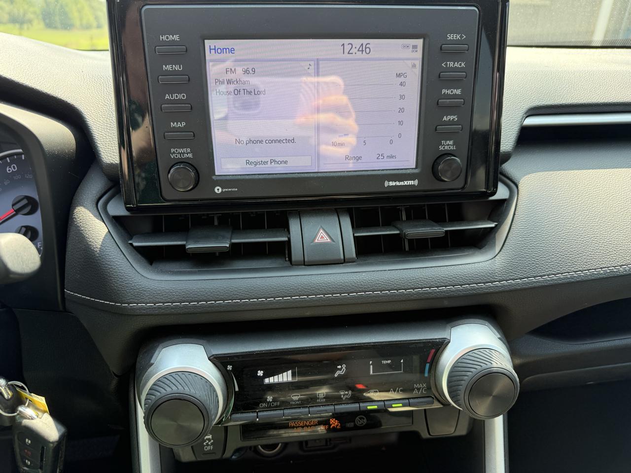 Toyota RAV4 LE 2022