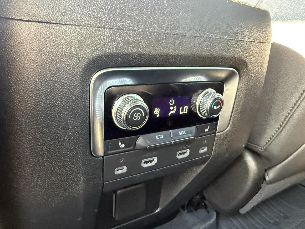 GMC Yukon AT4 2024