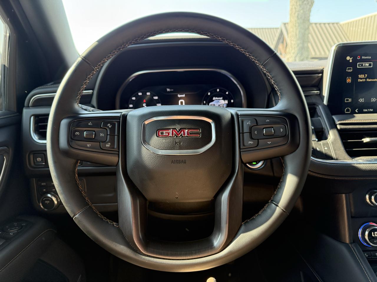 GMC Yukon AT4 2024