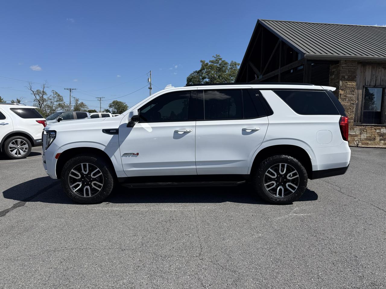 GMC Yukon AT4 2024