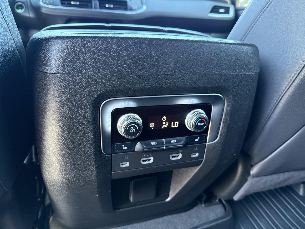 GMC Yukon AT4 2024
